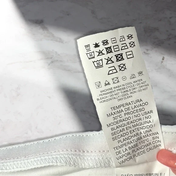 Mercedes Benz AMG Petronas 2019 Formula 1 Women’s Crewneck Tee In White Size XL - Picture 13 of 15